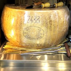 画像3: パルミジャーノ・レッジャーノ 3年熟成＜PARMIGIANO REGGIANO 3ANNI＞ (3)