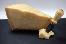 画像1: パルミジャーノ・レッジャーノ 3年熟成＜PARMIGIANO REGGIANO 3ANNI＞ (1)