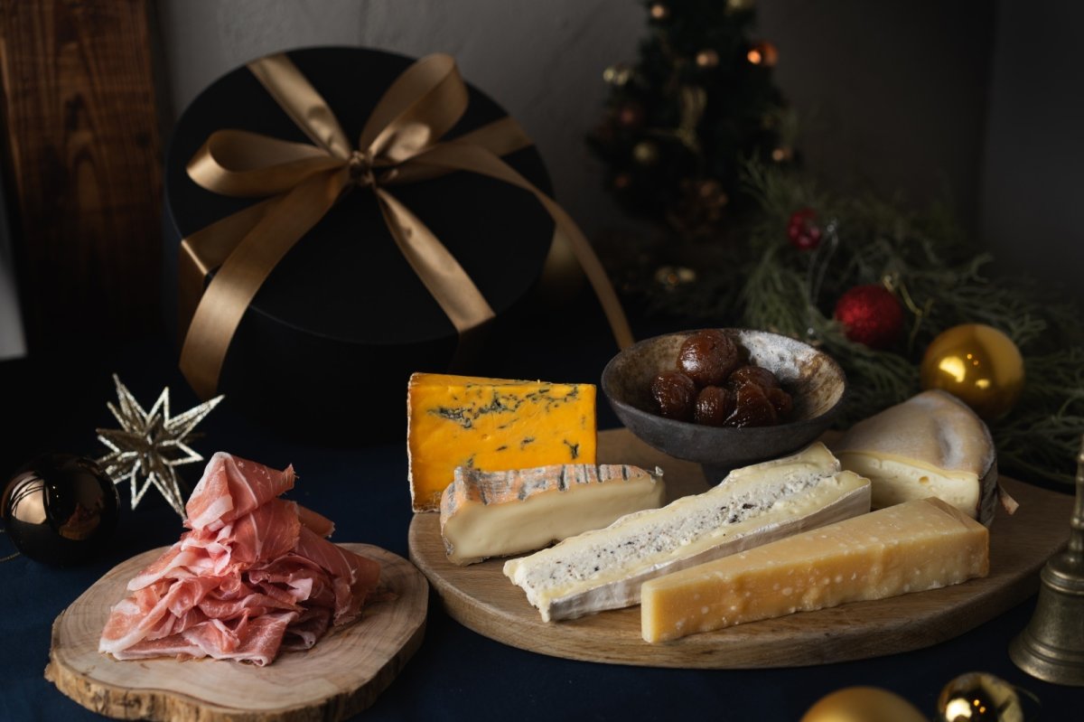 画像1: 〈店頭受取〉【予約販売】Christmas Cheese Box 2025 (1)