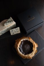 画像2: 【期間限定販売】MONS熟成ブルーチーズのバスクチーズケーキ (2)