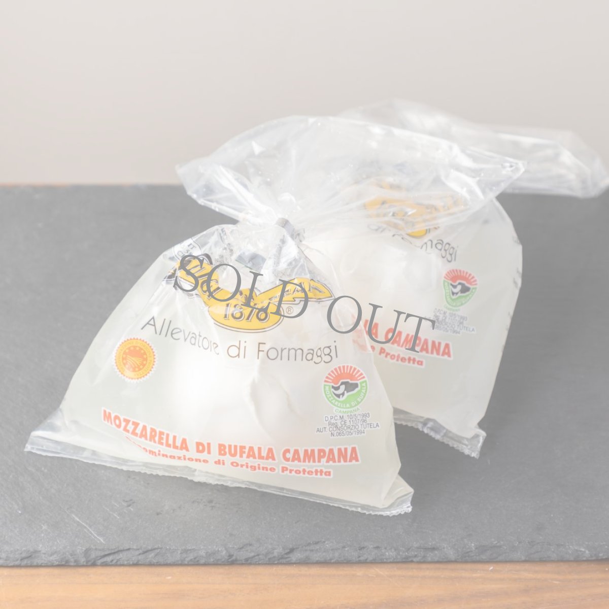 画像2: 【2/8(日)までのお届け限定！】モッツァレラ ディ ブーファラ カンパーニアDOP ＜MOZZARELLA DI BUFALA CAMPANA DOP＞ (2)