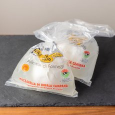 画像2: 【5/7(火)までのお届け限定！】モッツァレラ ディ ブーファラ カンパーナ＜MOZZARELLA DI BUFALA CAMPANA DOP＞ (2)