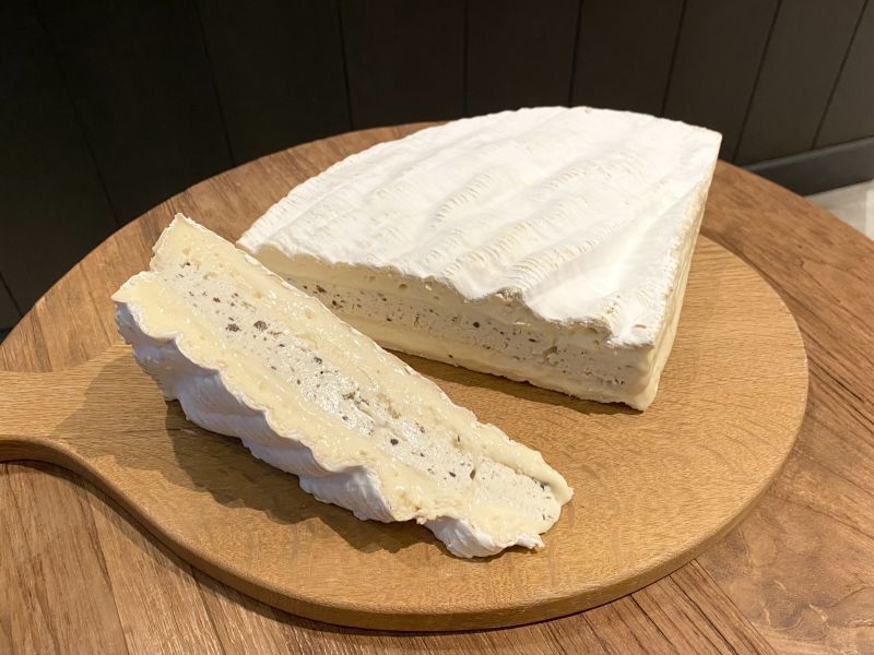 ブリー・ド・モー・ア・ラ・トリュフ ブロンシュ(白トリュフ) ＜BRIE DE MEAUX A LA TRUFFE BLANCHE＞