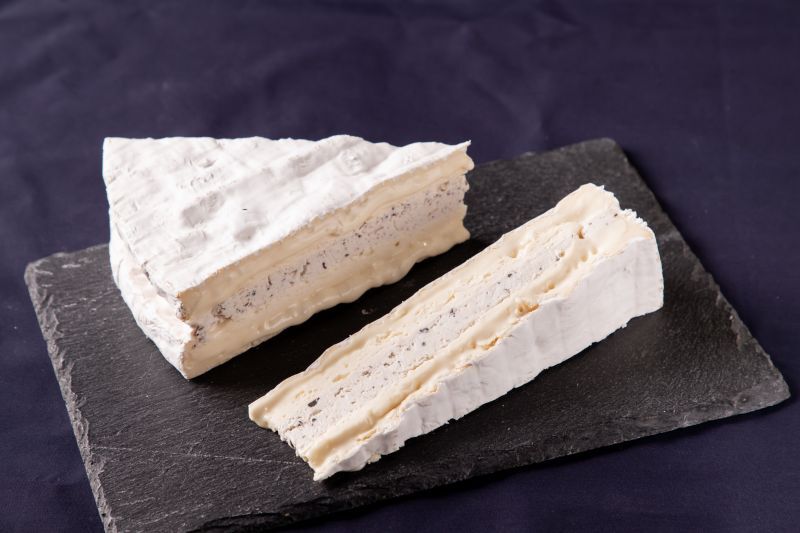 ブリー・ド・モー・ア・ラ・トリュフ (黒トリュフ) ＜BRIE DE MEAUX A LA TRUFFE ＞